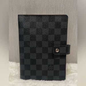 ❌SOLD❌ Authentic Louis Vuitton Agenda MM